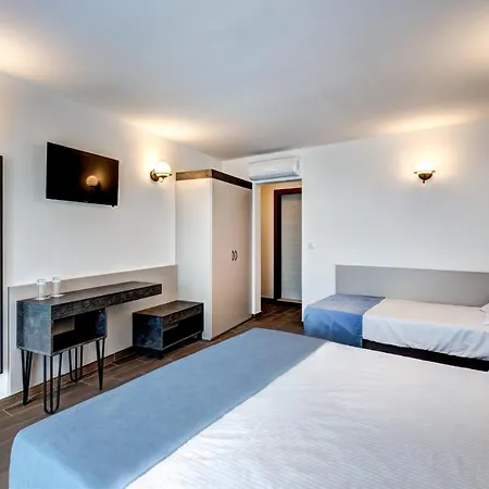 Panorama Blue Family And Free Parking Szálloda 3*